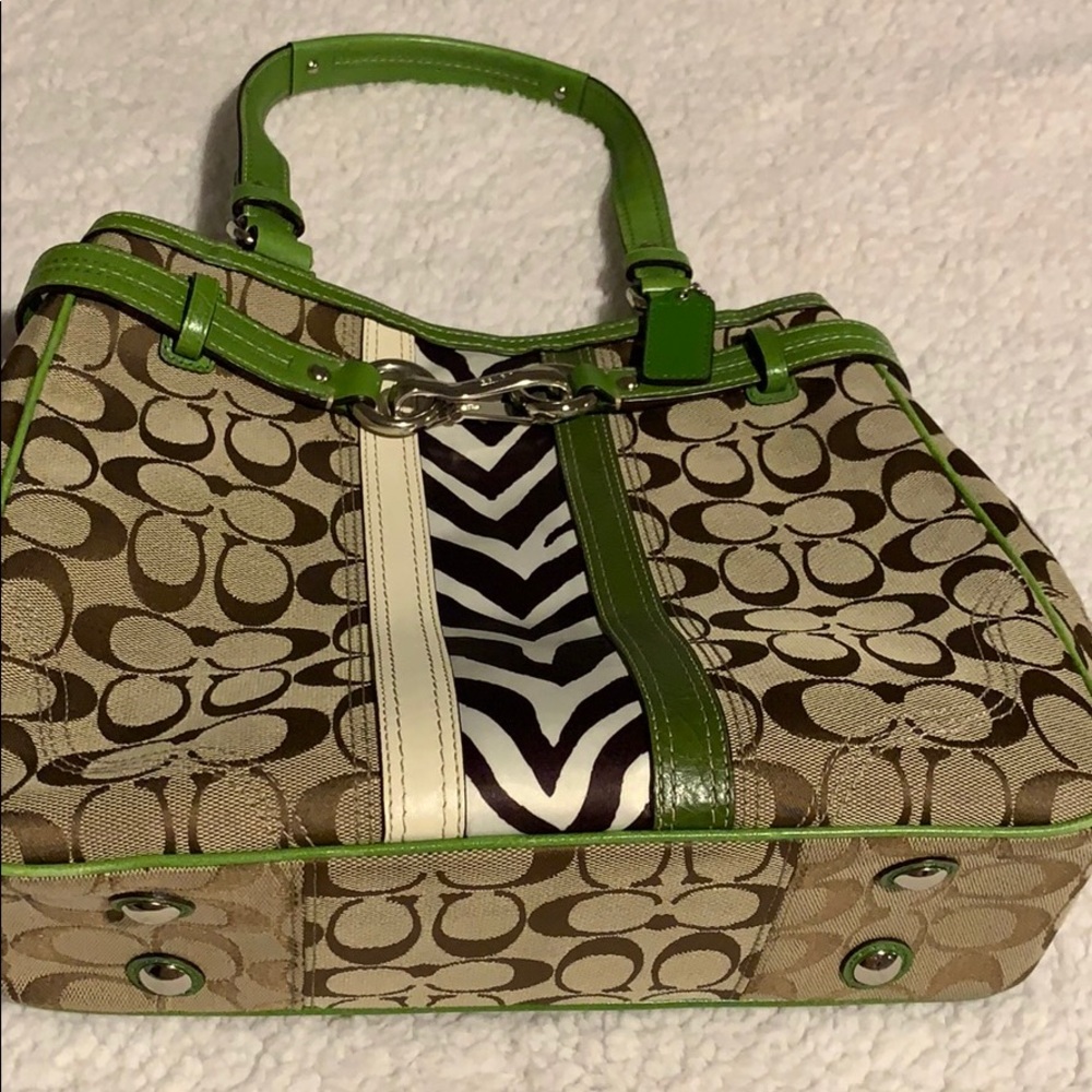 Handbag - Picture 3 of 6